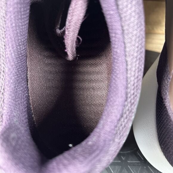 Nike Roshe One Port Wine Metallic Purple Womens Size 9 Running Shoes - Picture 7 of 10